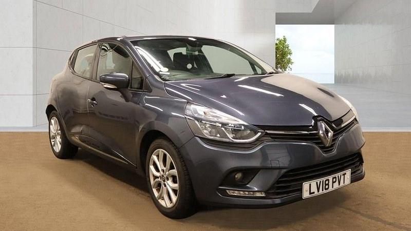 Used Renault Clio IV Dynamique 90 HP (66 kW) 2018 Grey Hatchback