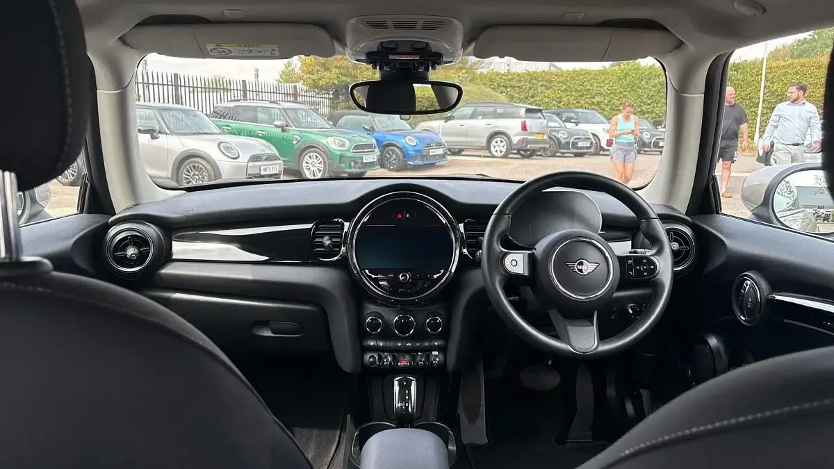 Used Mini Cooper Classic 136 HP (100 kW) 2022 Rooftop grey Hatchback