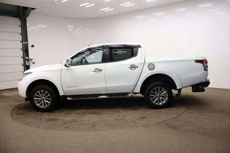 Used Mitsubishi L200 178 HP (130 kW) 2015 White Pickup