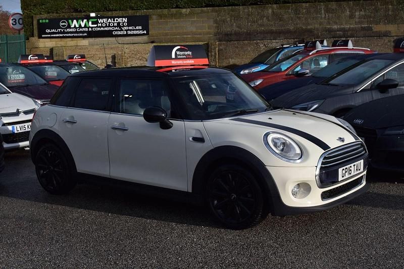 Used Mini Cooper Hatch 2016 White Hatchback