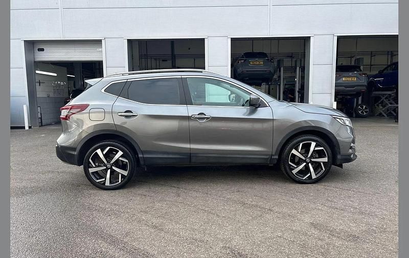 Used Nissan Qashqai Tekna 160 HP (117 kW) 2019 Grey SUV