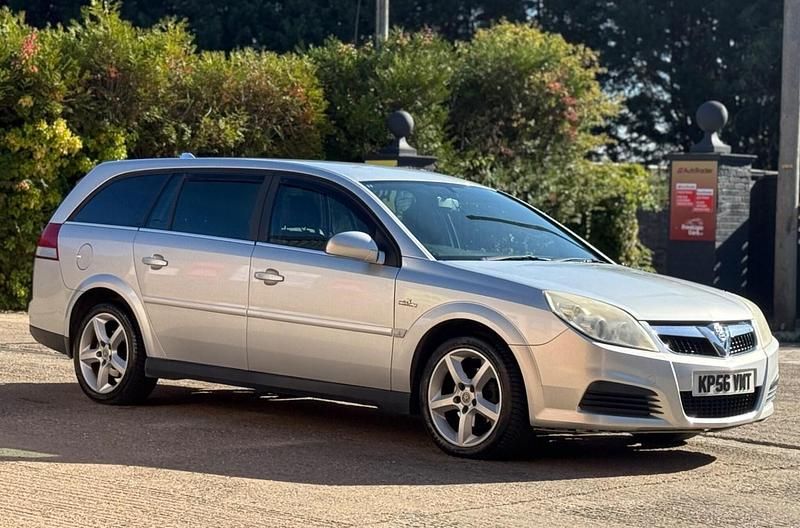 Silver Used 2006 Vauxhall Vectra Estate | £490 - Image 1/4
