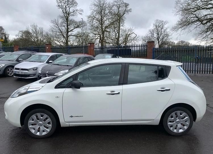 Used Nissan Leaf Visia 80 kW (109 HP) 2013 White Hatchback