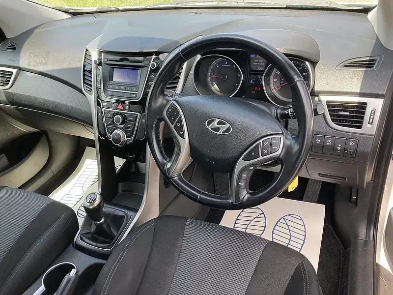 Used Hyundai i30 Active 2013 White Hatchback