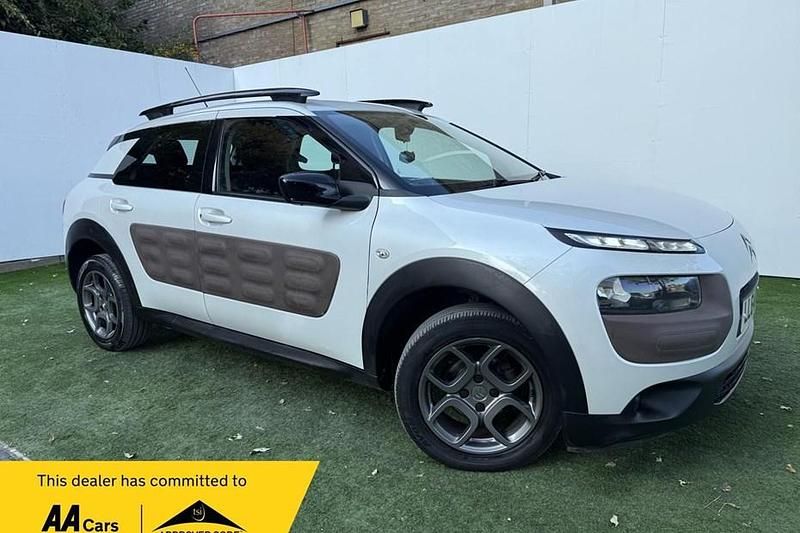 White Used 2014 Citroën C4 Cactus Feel Hatchback | £3,495 (Fair price) - Image 1/1