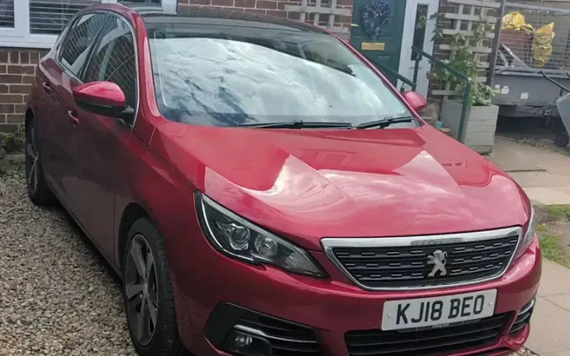 Usado Peugeot 308 Allure 131 HP (96 kW) 2020 Citadino