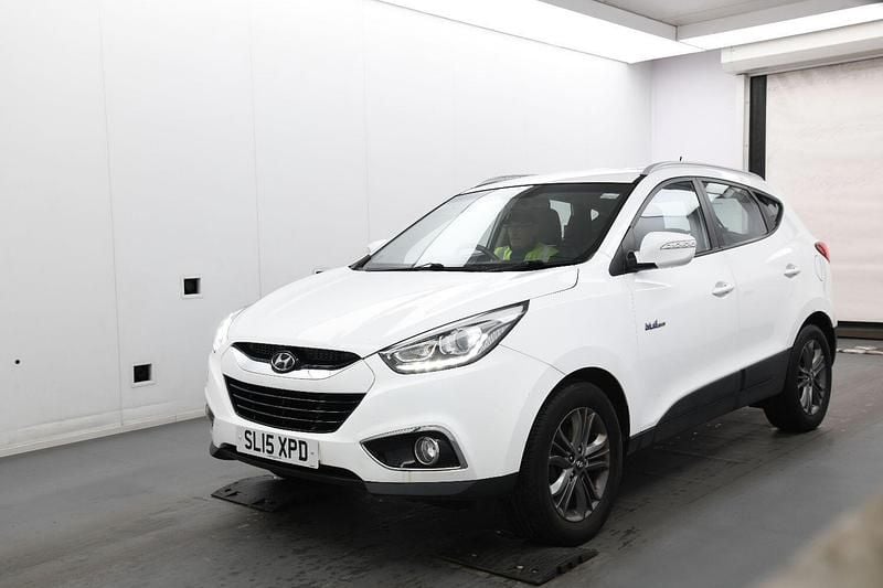 White Used 2015 Hyundai ix35 SE SUV | £6,495 (Fair price) - Image 1/3