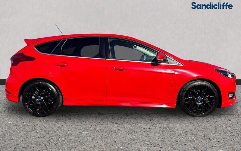 Used Ford Focus Zetec 125 HP (91 kW) 2016 Hatchback
