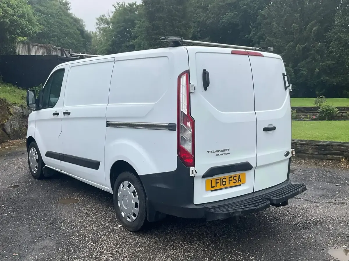 Used Ford Transit Custom 100 HP (73 kW) 2016 White Van