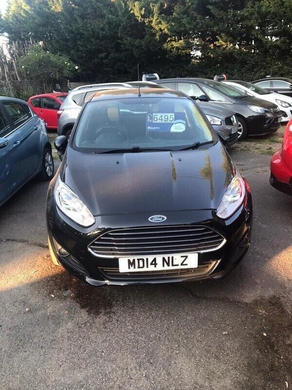 Black Used 2014 Ford Fiesta Zetec Hatchback | £6,495 (Fair price) - Image 1/4