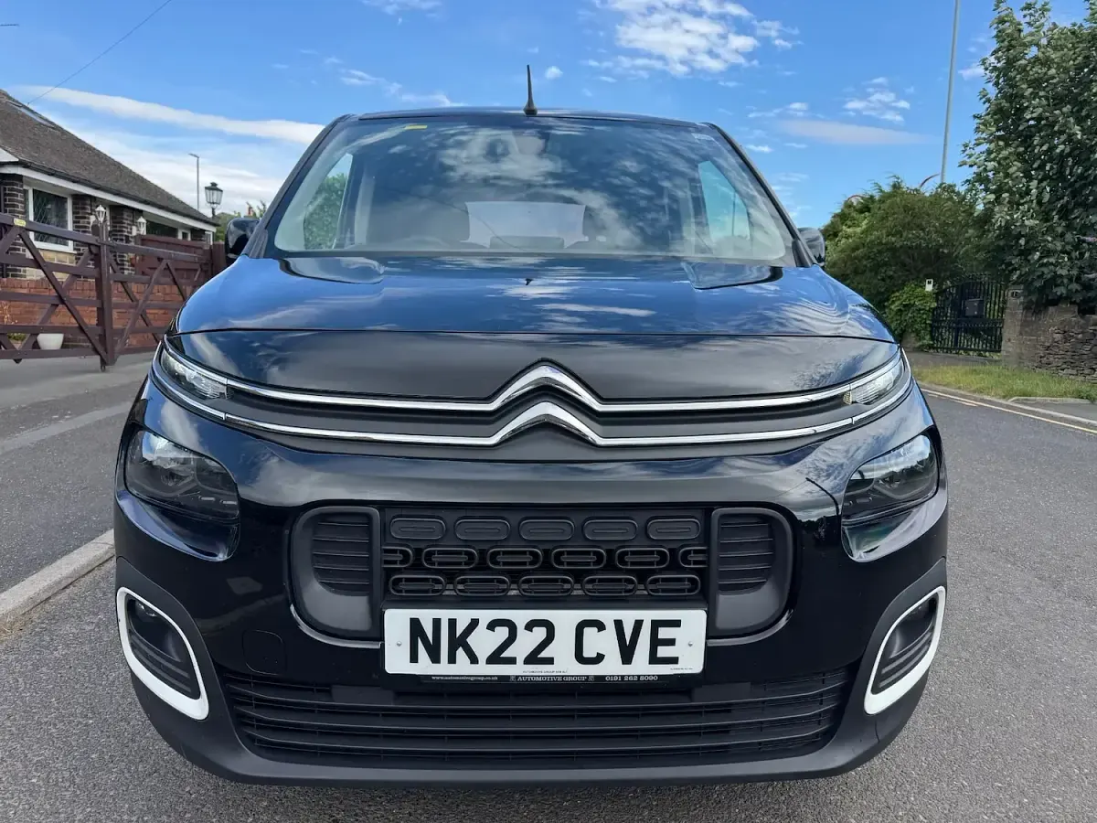 Used Citroën Berlingo Feel 2022 Black MPV