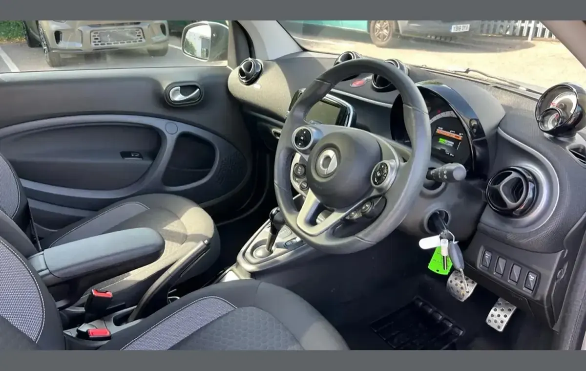 Used Smart ForTwo Electric Drive Premium 60 kW (82 HP) 2022 Silver Coupe