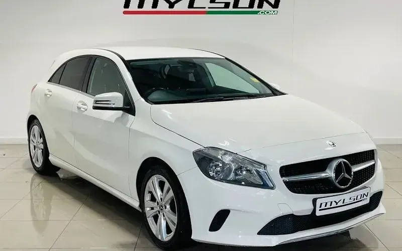 Usado Mercedes A180 Premium 109 HP (80 kW) 2018 Citadino