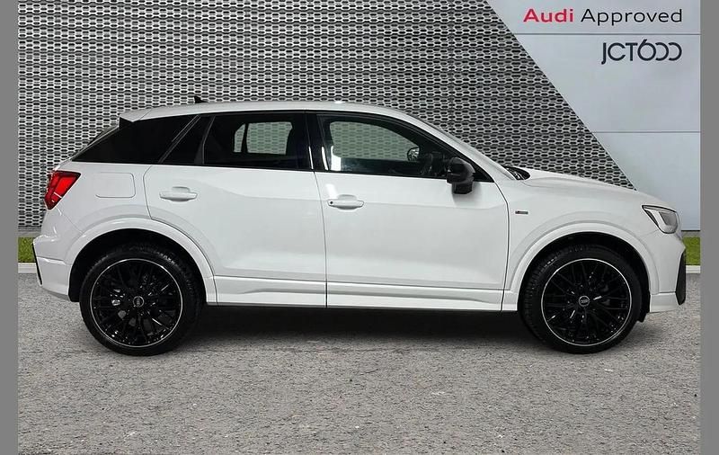 Used Audi Q2 Black Edition 147 HP (108 kW) 2025 White SUV