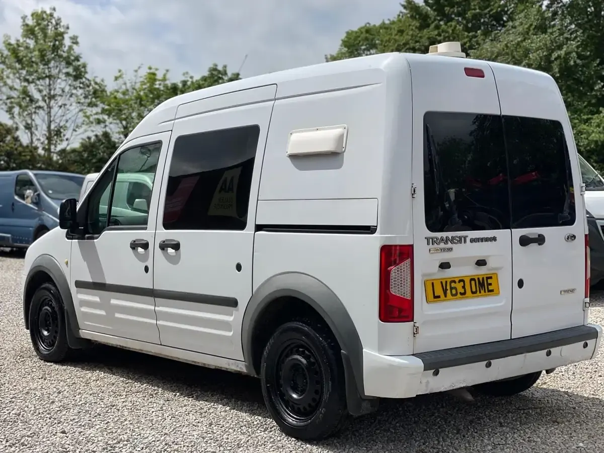 Usado Ford Transit Connect Trend 110 HP (80 kW) 2013 Branco Monovolume
