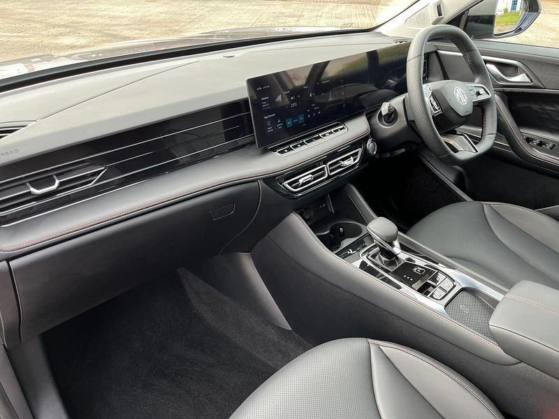 Used MG HS Trophy 224 HP (164 kW) 2025 Silver SUV