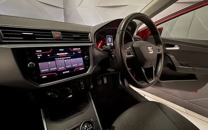 Used Seat Arona SE Technology 95 HP (69 kW) 2019 Red SUV