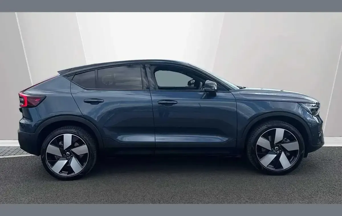 New Volvo EC40 Ultra 182 kW (248 HP) 2026 Blue SUV