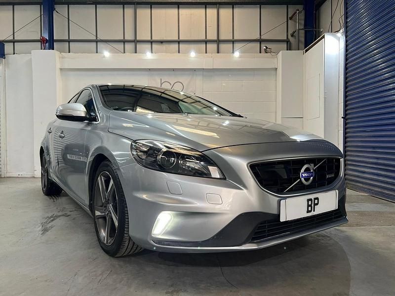 Silver Used 2014 Volvo V40 R-Design Estate | £5,995 (Fair price) - Image 1/4