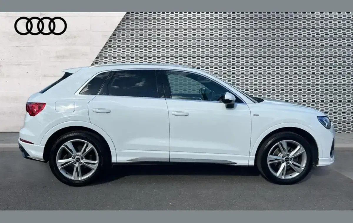 Used Audi Q3 S-Line 150 HP (110 kW) 2022 White SUV