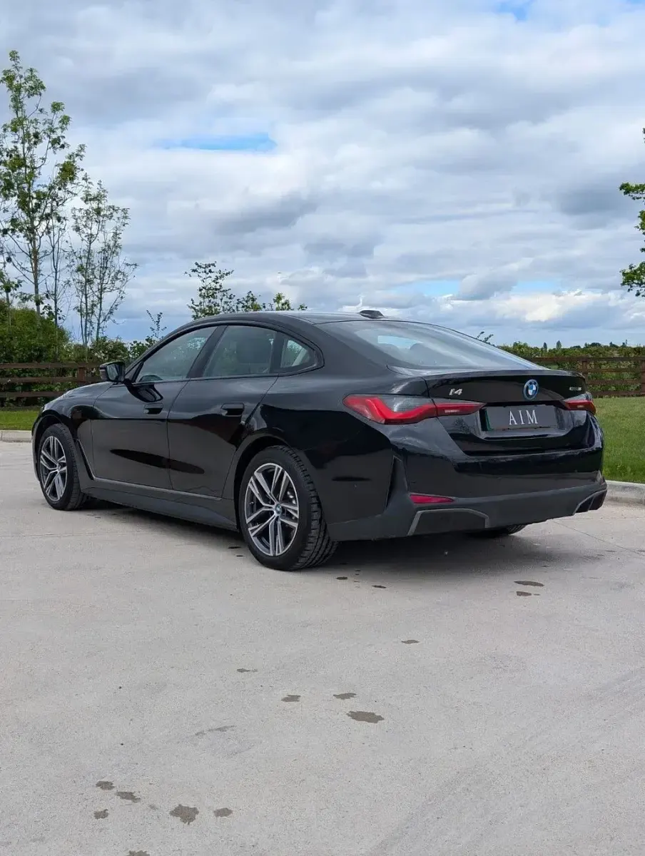 Usado BMW i4 Sport Line 210 kW (286 CV) 2024 Negro Berlina