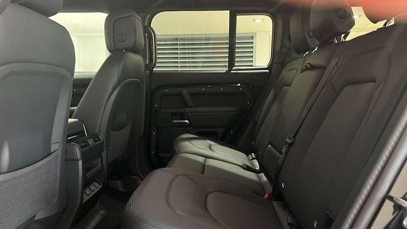 Used Land Rover Defender HSE Dynamic 350 HP (257 kW) 2025 Metallic  santorini black SUV
