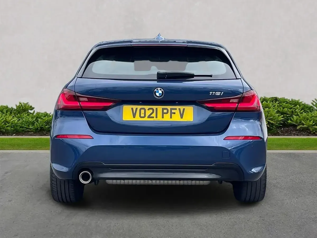 Used BMW 118 Sport Line 136 HP (100 kW) 2021 Blue Hatchback