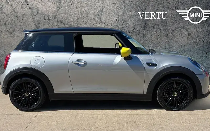 Begagnad Mini Cooper Level 2 135 kW (184 HK) 2023 Halvkombi