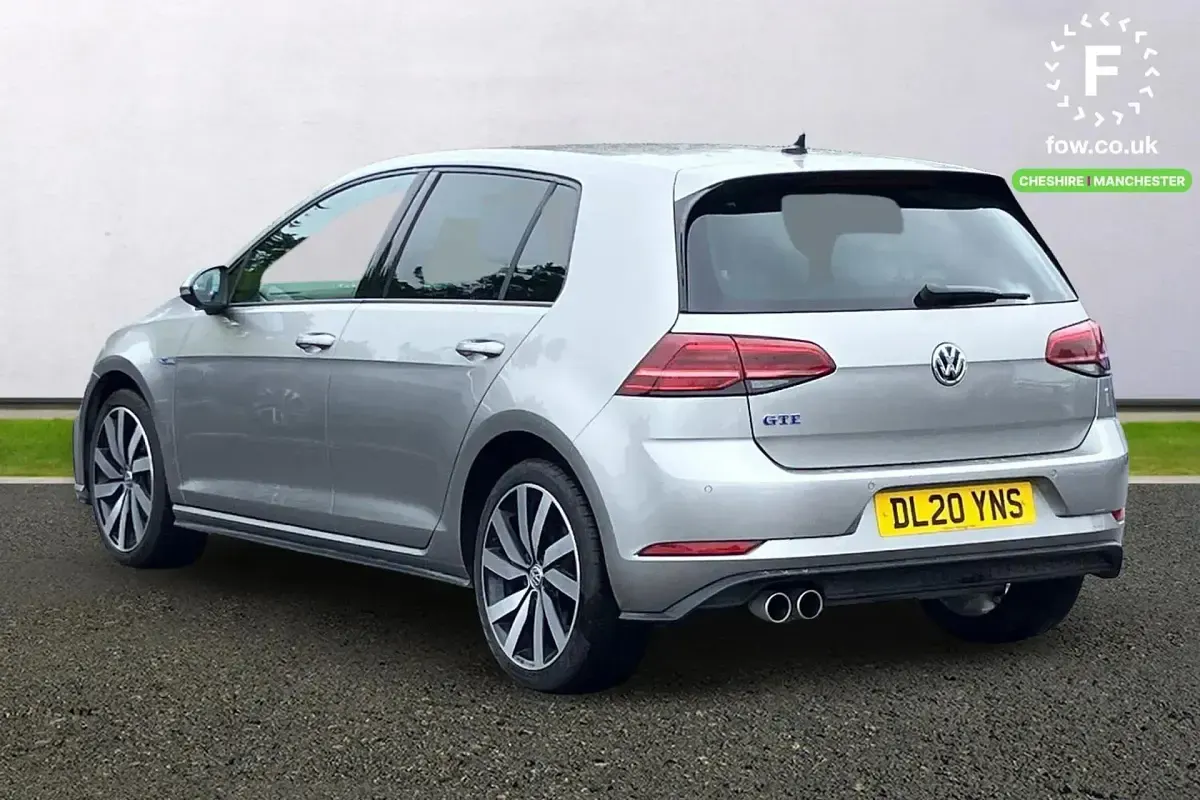 Begagnad VW Golf VIII Advance 2020 Silver Halvkombi