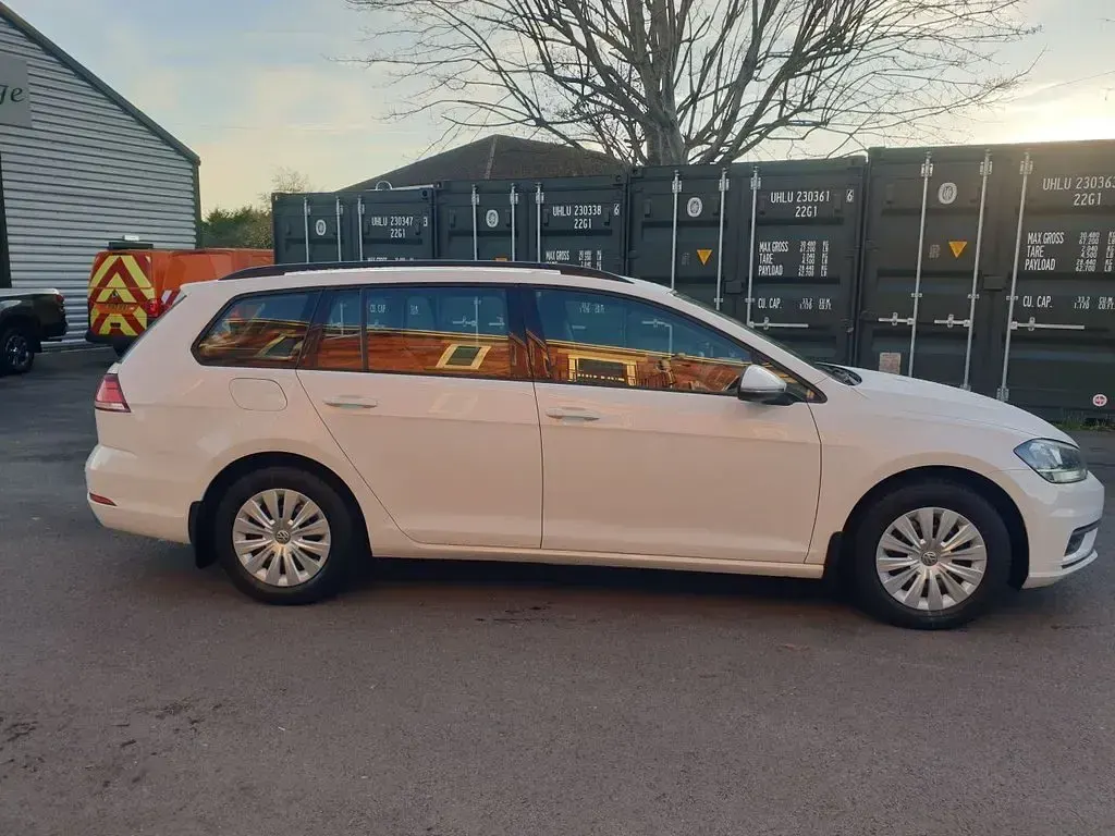 Used VW Golf VII S 115 HP (84 kW) 2019 White Estate