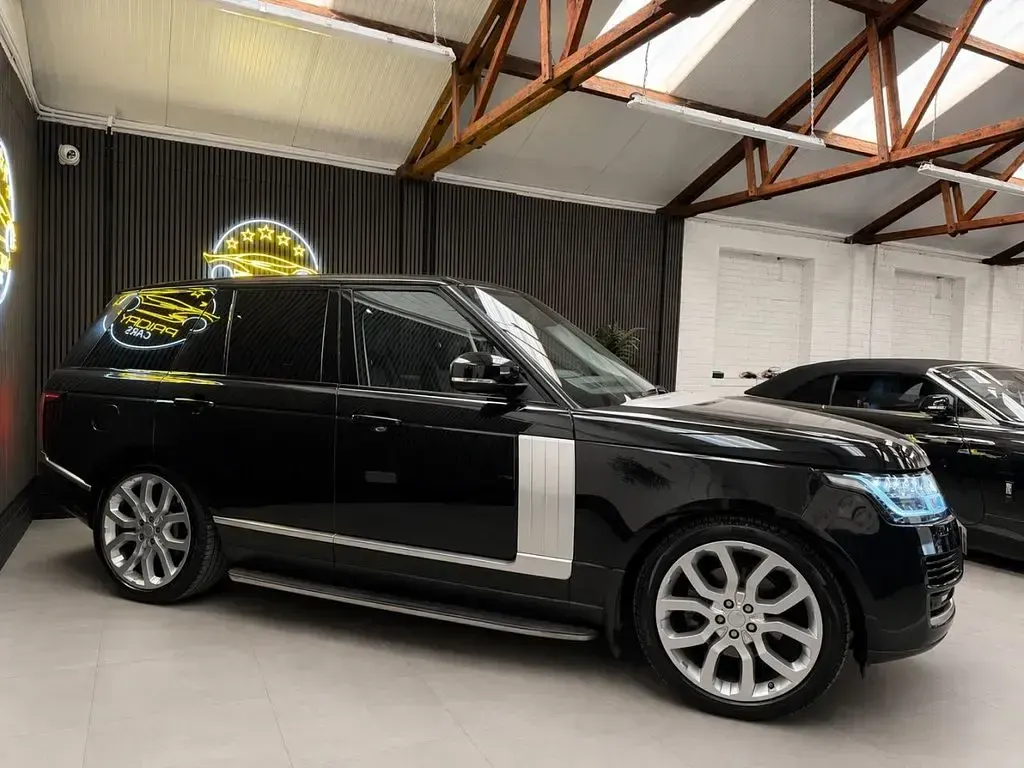 Used Land Rover Range Rover Vogue 258 HP (189 kW) 2016 Black SUV