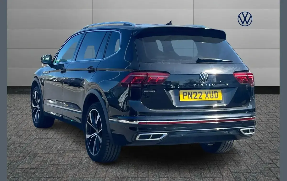 Used VW Tiguan Allspace R-line 150 HP (110 kW) 2022 Black SUV