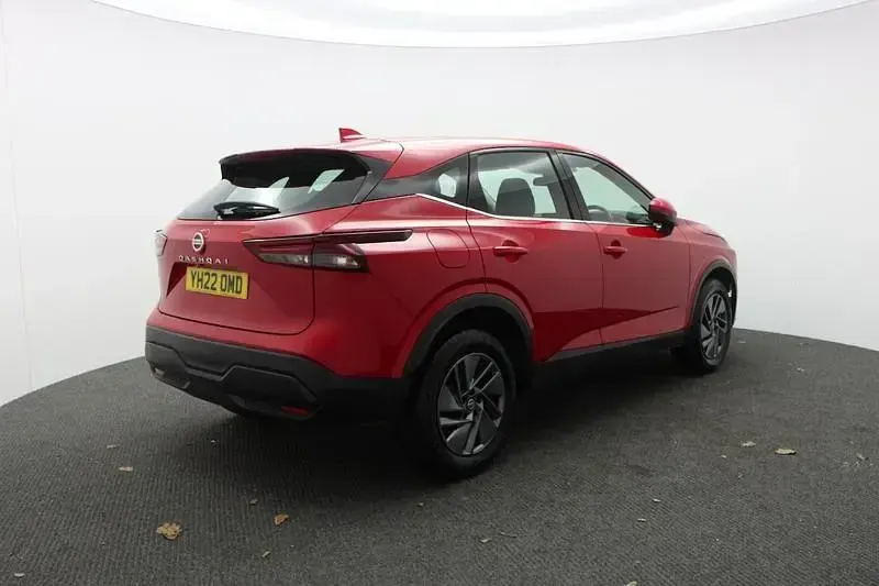 Używany Nissan Qashqai Acenta Premium 2022 Czerwony SUV