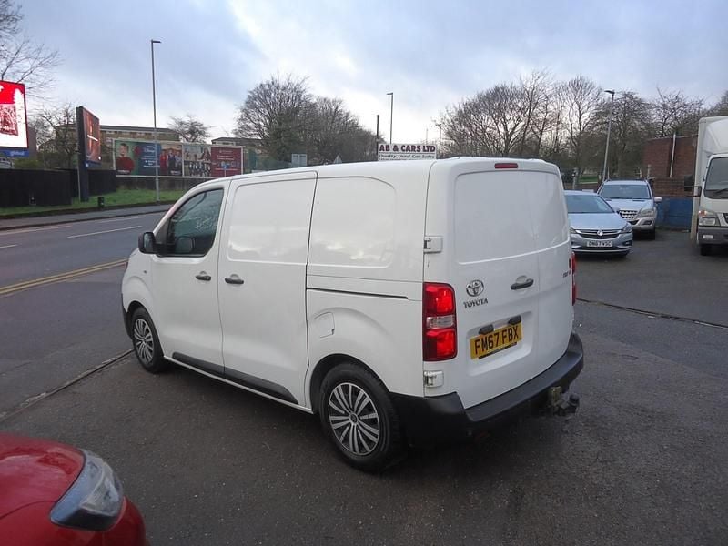 Used Toyota Proace 2018 White MPV