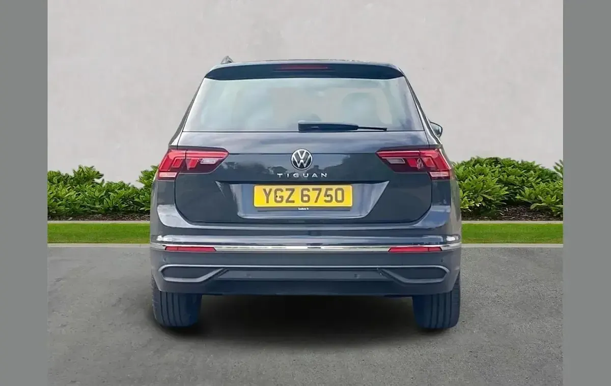 Used VW Tiguan Life 150 HP (110 kW) 2023 Grey SUV