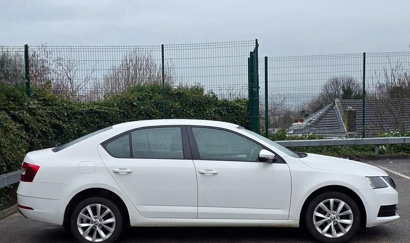 Used Skoda Octavia 115 HP (84 kW) 2018 White Hatchback