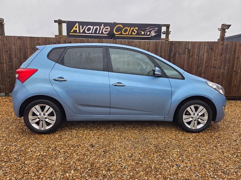 Used Hyundai ix20 Style 90 HP (66 kW) 2012 Blue Hatchback