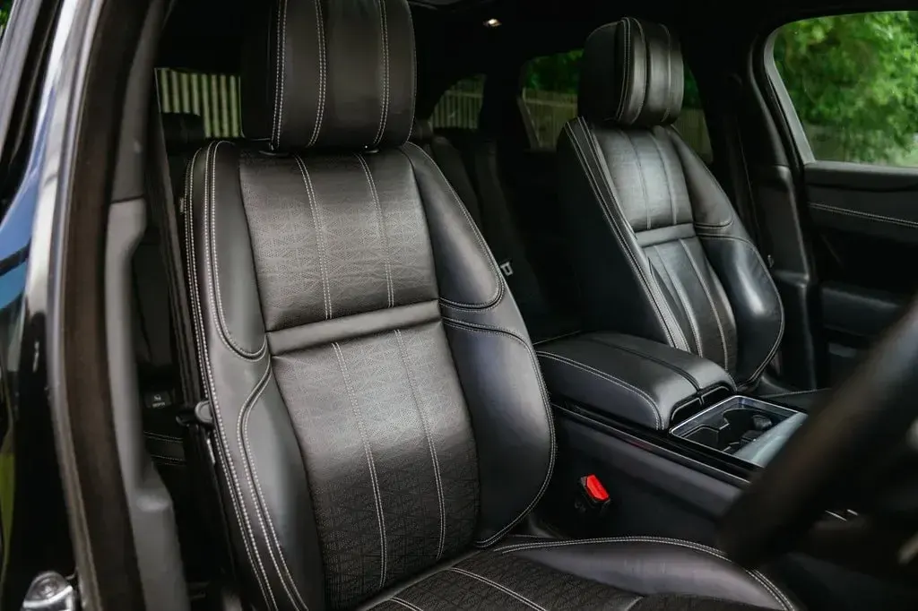 Used Land Rover Range Rover Velar HSE Dynamic 240 HP (176 kW) 2018 Black SUV