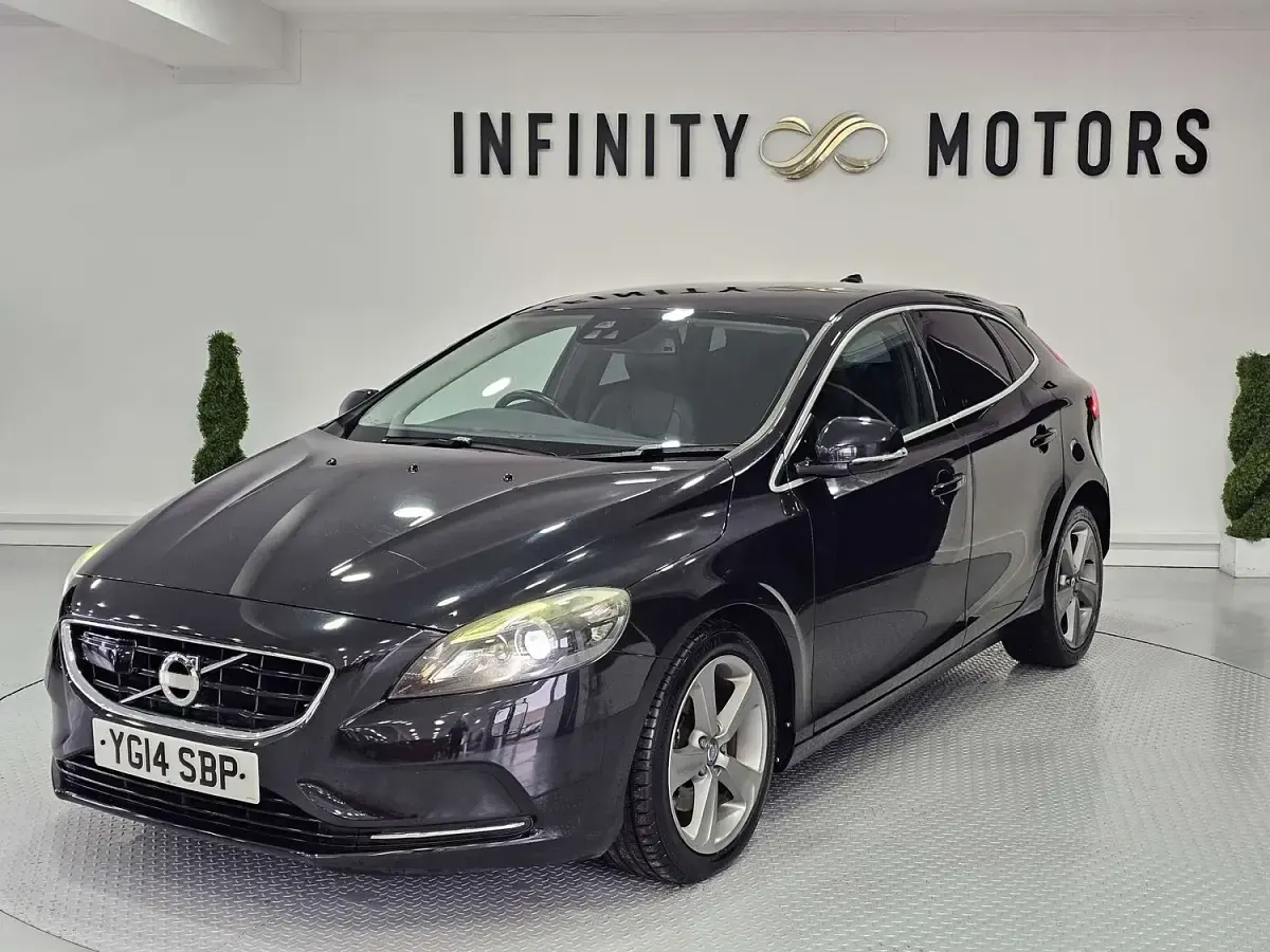 Used Volvo V40 SE Lux 180 HP (132 kW) 2014 Black Hatchback