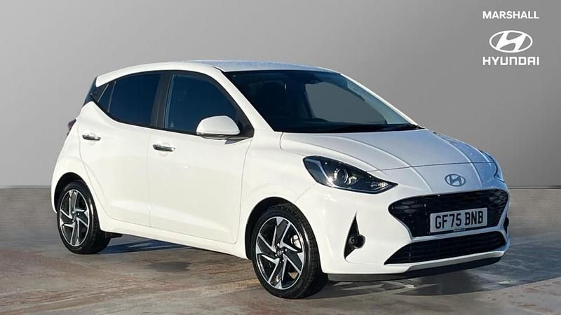 Atlas white Used 2025 Hyundai i10 Premium Hatchback | £17,322 (Fair price) - Image 1/4