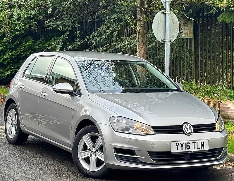 Used VW Golf VII Edition 125 HP (91 kW) 2016 Silver Hatchback