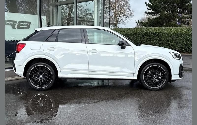 Used Audi Q2 Black Edition 150 HP (110 kW) 2025 White SUV