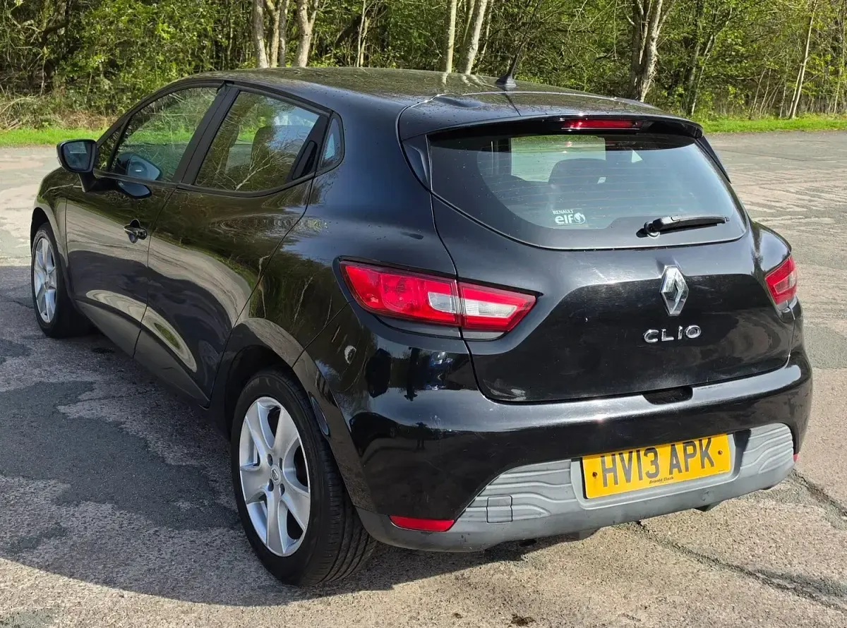 Used Renault Clio IV Expression+ 75 HP (55 kW) 2013 Black Hatchback