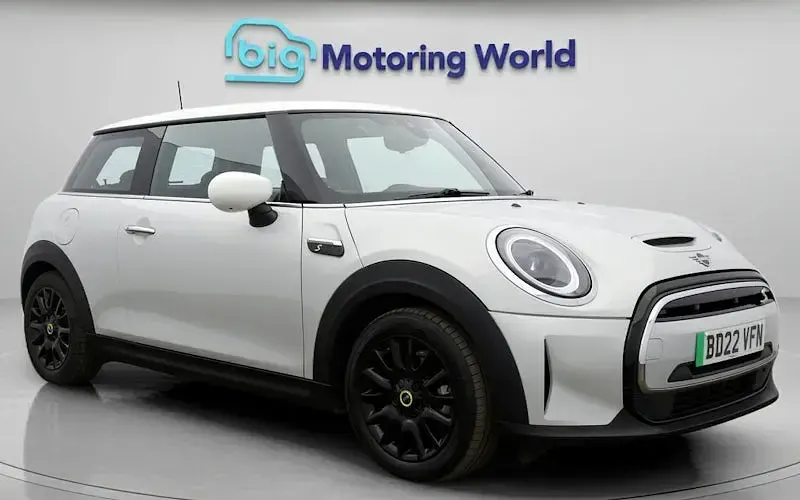 Used Mini Cooper Level 2 135 kW (184 HP) 2023 Hatchback