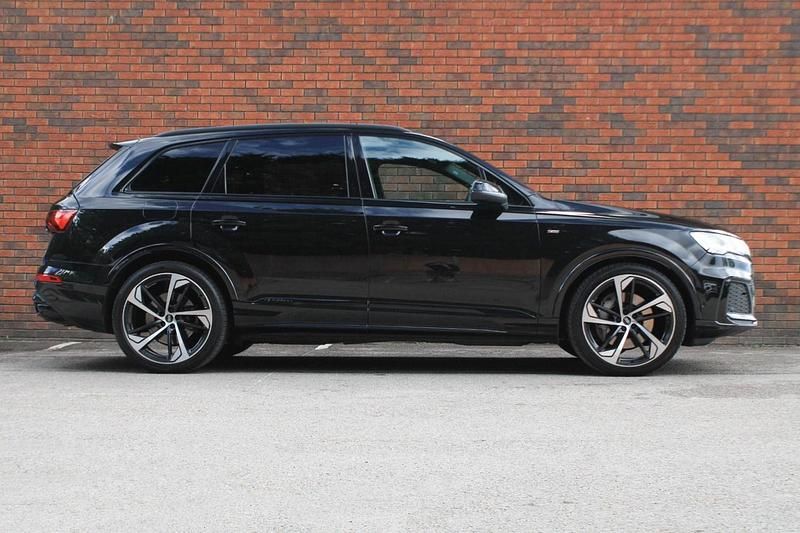 Used Audi Q7 Black Edition 286 HP (210 kW) 2021 Black SUV