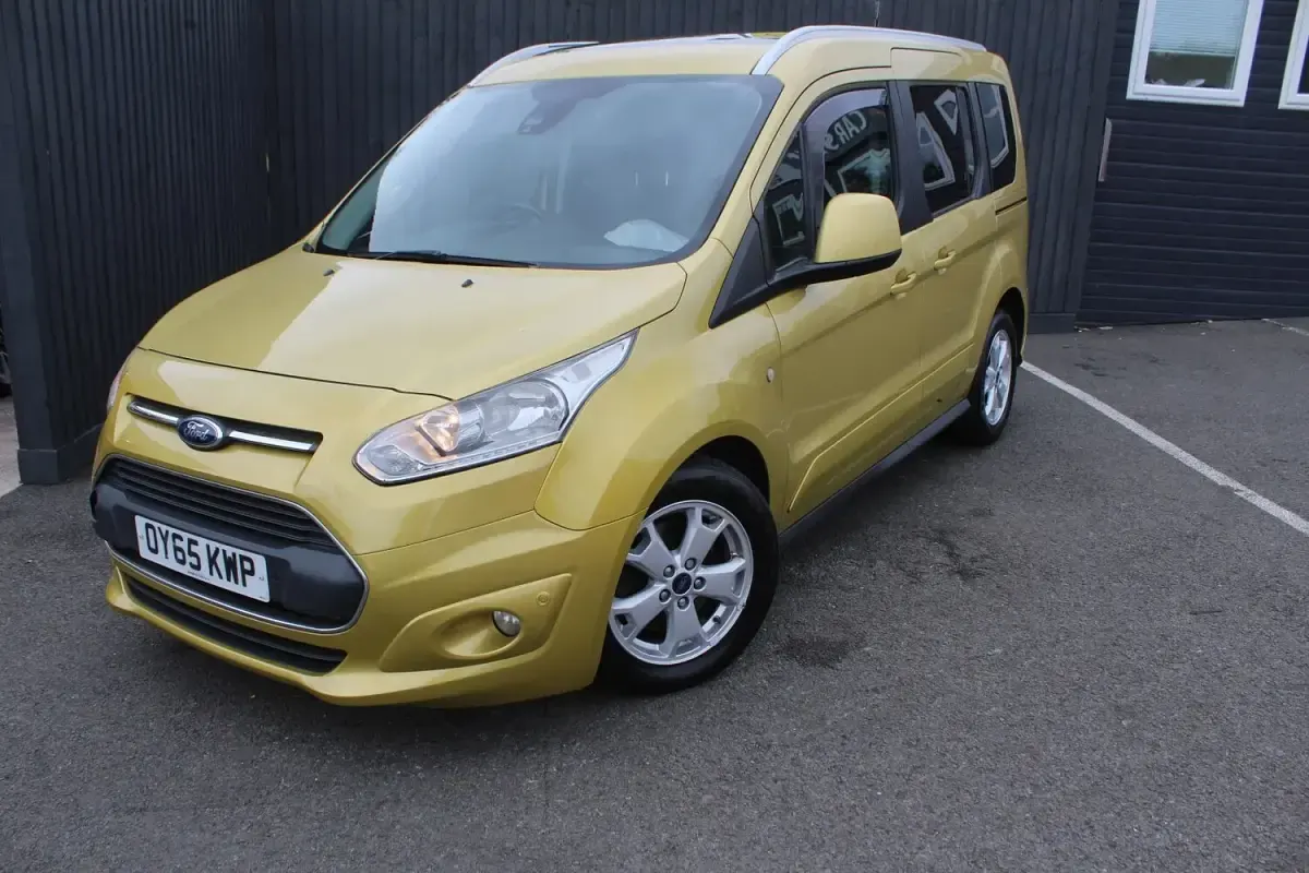 Used Ford Tourneo Connect Titanium 120 HP (88 kW) 2015 Gold MPV