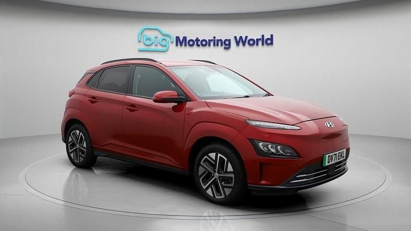 Used Hyundai Kona Premium 100 kW (136 HP) 2021 Red SUV