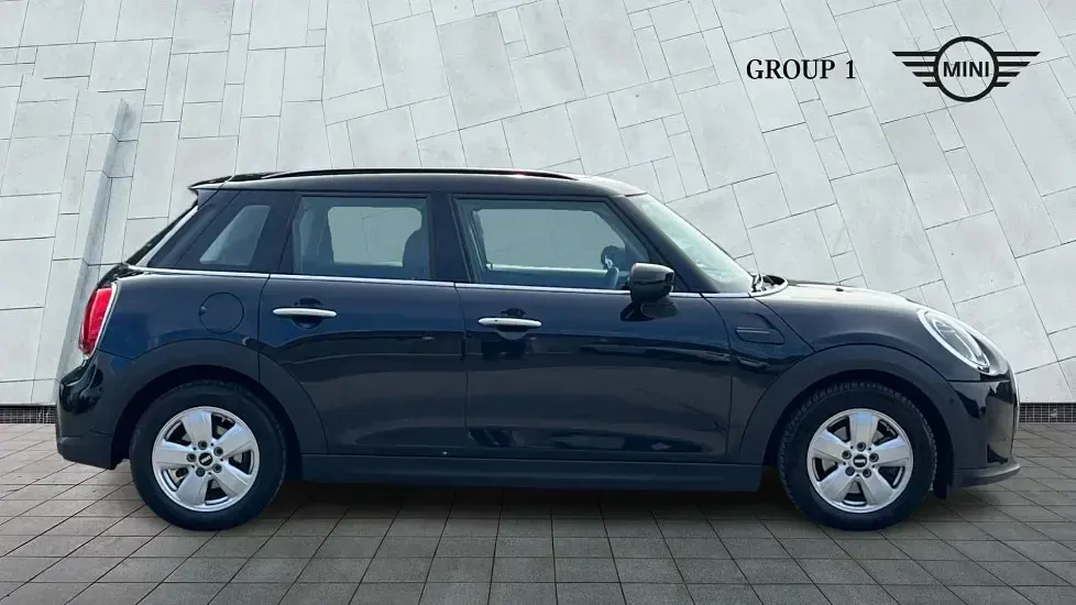 Used Mini Cooper Classic 134 HP (98 kW) 2022 Black Hatchback