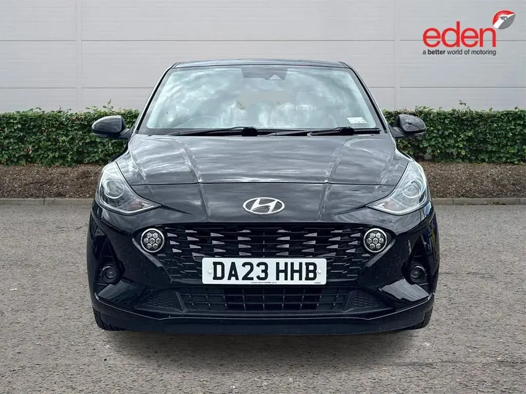 Used Hyundai i10 Premium 67 HP (49 kW) 2023 Hatchback
