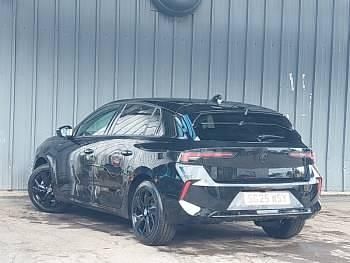 Begagnad Vauxhall Astra 130 HK (95 kW) 2025 Svart Halvkombi